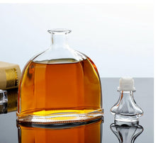 Load image into Gallery viewer, European Wide Bottom Decanter