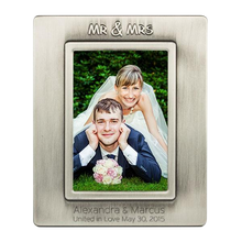 Load image into Gallery viewer, Mr. & Mrs. 4x6 Frame