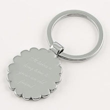 Load image into Gallery viewer, White Daisy Keychain engravable