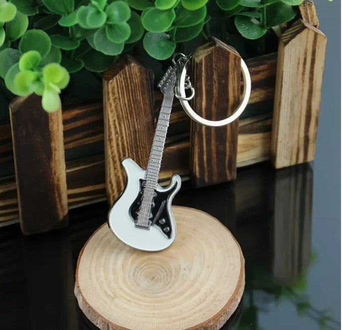 Guitar keychain- White