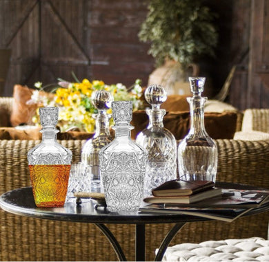 Elegant liquor decanter – personalized wedding or anniversary gift in Canada