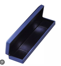 Load image into Gallery viewer, Leather pen box

