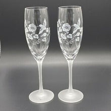 Load image into Gallery viewer, Hummingbird Collection Flutes with Frosted Stem
