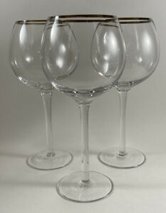 Silver trim balloon wine glass- glassware gifts in Canada