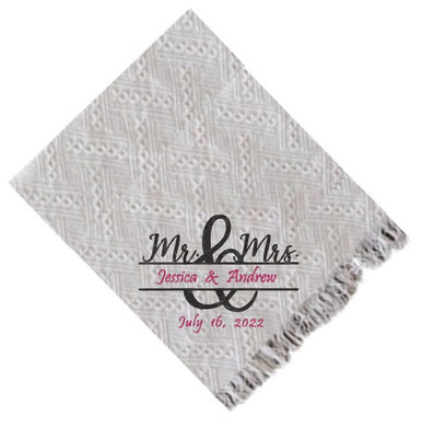 Mr. & Mrs. antique-style wedding throw blanket – Personalized gift made in Canada
