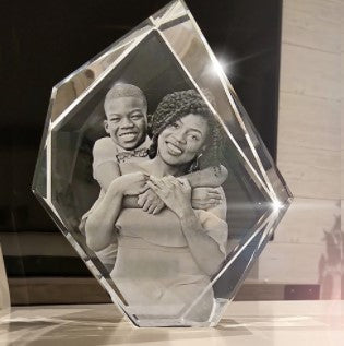 3 D Photo Crystal Art - Prestige | Customized gifts online Canada | Engraver in Calgary | Engraver in Canada | Customized gifts in Canada | Customized gifts in Calgary | Gift shop in Canada | Gift shop in Calgary | Engraving items in Canada